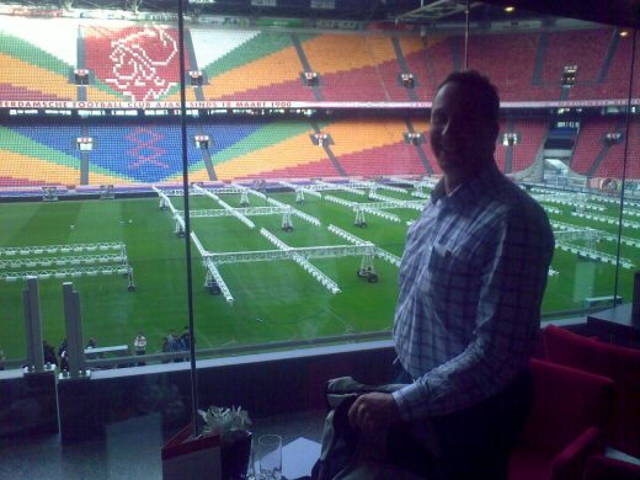 FOTO si VIDEO: Romania invata de la Barca si Ajax ca 45.000 de fani sa nu fiarba iar! Cum transforma 300.000 euro gazonul de pe National Arena_1
