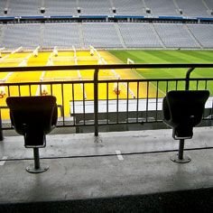 FOTO si VIDEO: Romania invata de la Barca si Ajax ca 45.000 de fani sa nu fiarba iar! Cum transforma 300.000 euro gazonul de pe National Arena_4