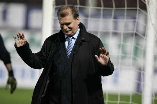 REPLICA lui Dinu Gheorghe dupa protestele fanilor! Cum ii critica pe suporterii care cer revenirea in Giulesti!