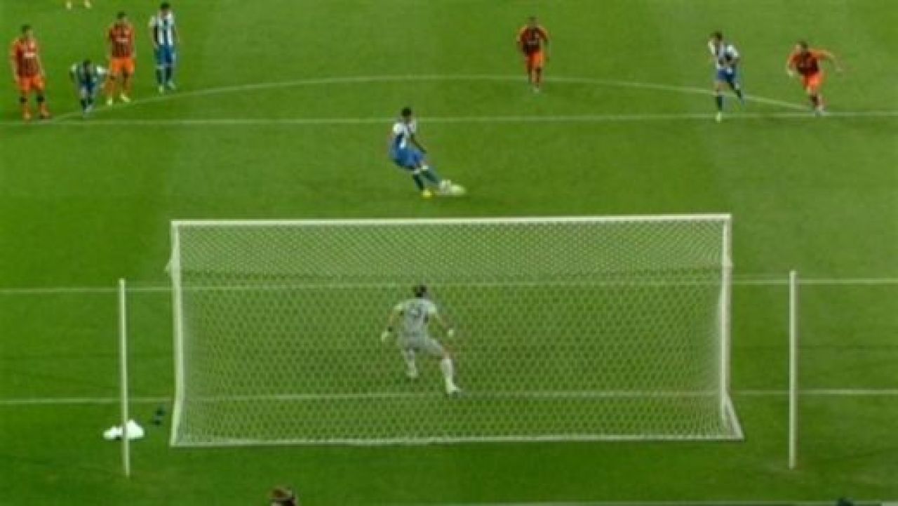 Lucescu, rapus de INCREDIBILUL Hulk! Sahtior a terminat cu doi oameni in minus! FC Porto 2-1 Sahtior! Vezi fazele meciului!_9