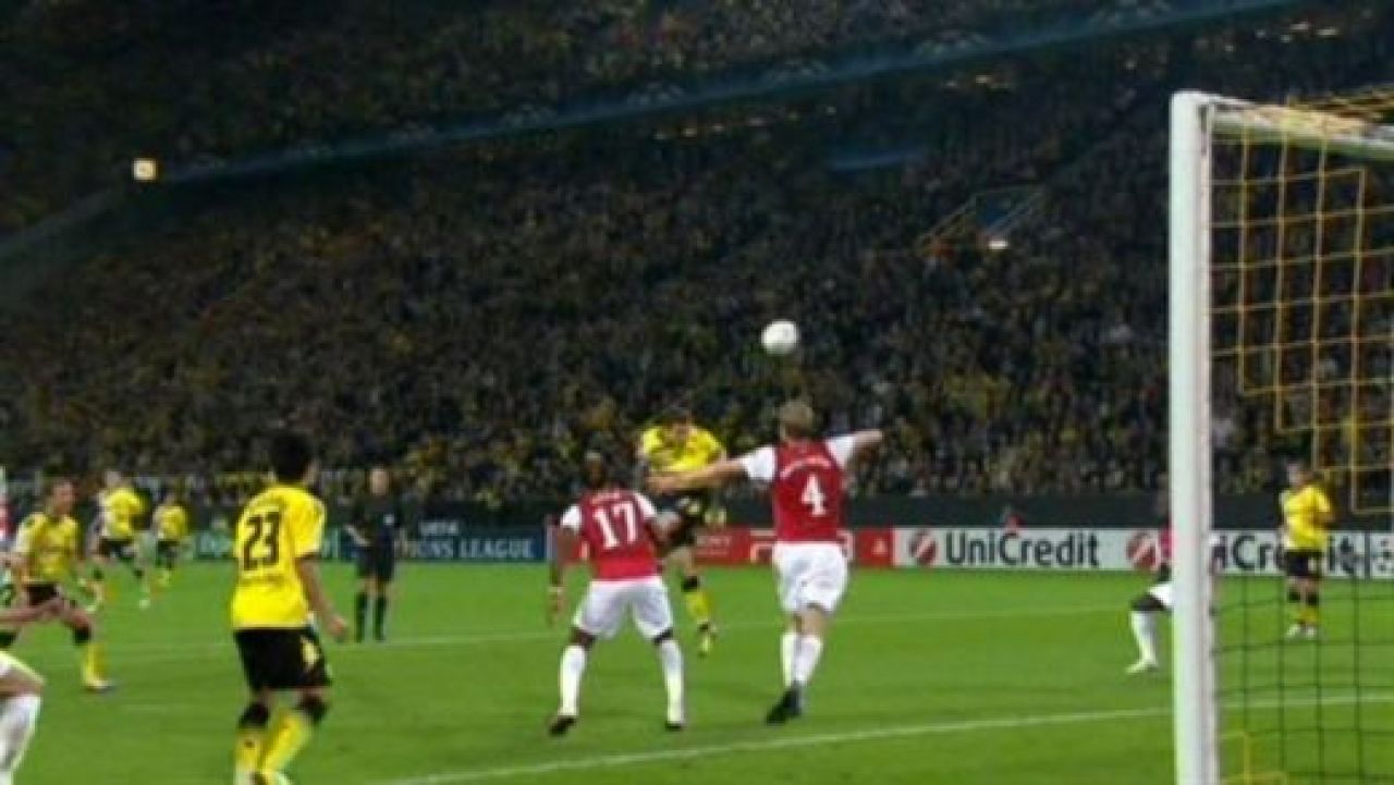 Dortmund o egaleaza pe Arsenal pe final, Mata are deja mai multe goluri ca Torres la Chelsea, APOEL reuseste surpriza! Vezi rezultatele din Liga:_8