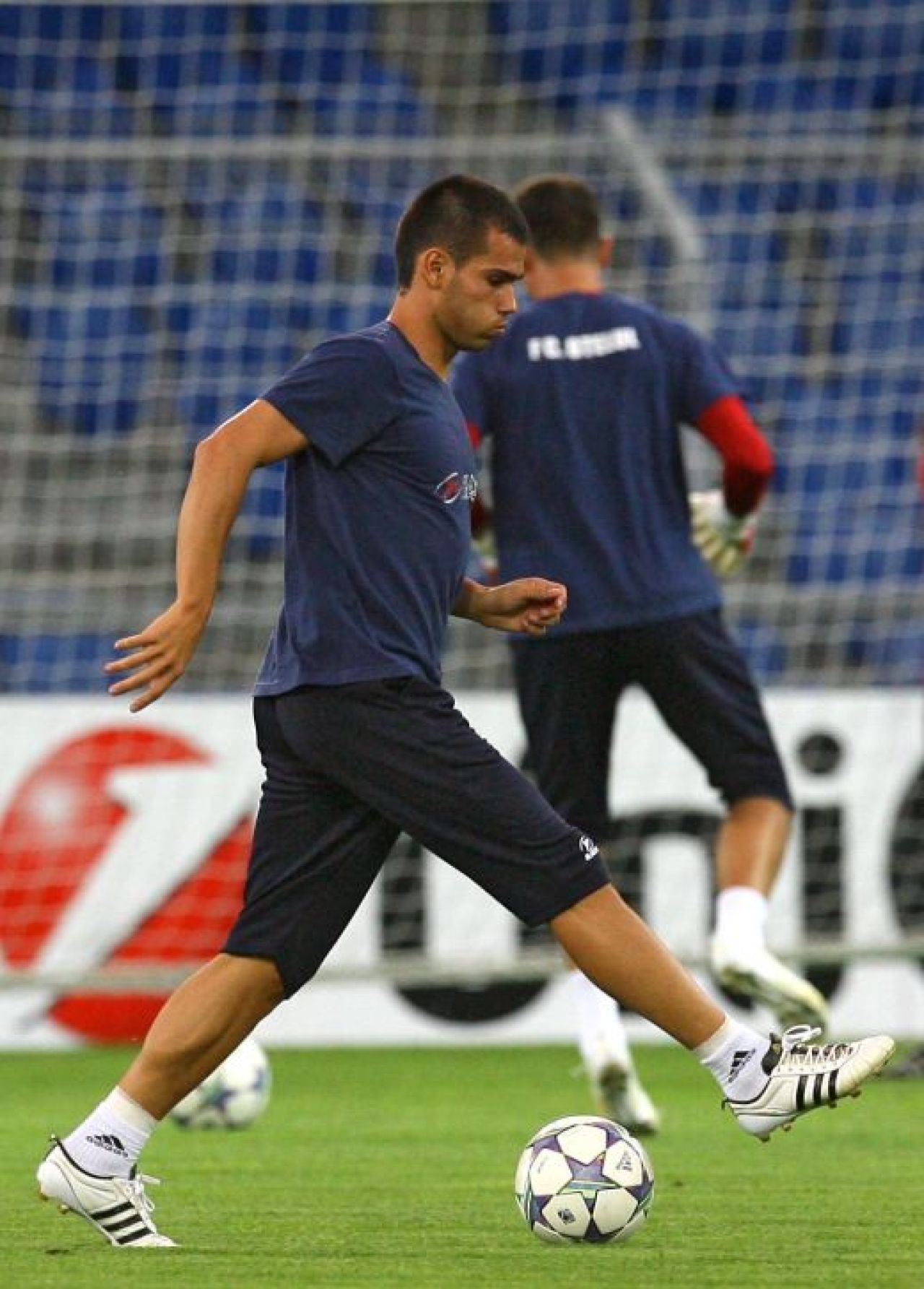 FOTO / Otelul s-a antrenat pe stadionul din Basel! Ce a declarat Munteanu la conferinta!_1