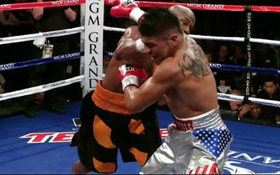 Victorie controversata pentru marele campion! Mayweather i-a dat PERVERSA dupa ce a primit un cap in gura! SUPER VIDEO_3