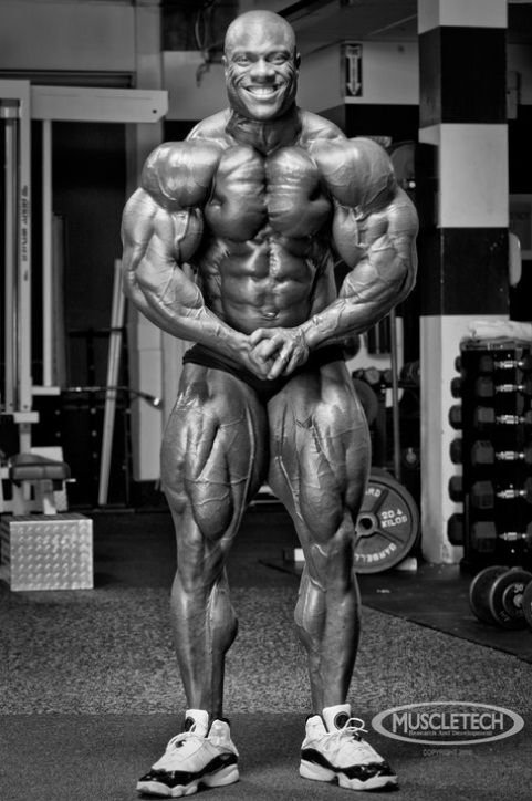 Cel mai MUSCULOS om de pe pamant: Mr. Olympia 2011 are coapsele de doua ori cat Schwarzenegger! FOTO_8