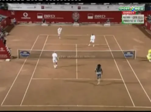 VIDEO: Arbitrii din Liga I tremura de frica! Prietenii lui Ilie Nastase au batut un arbitru de linie la Bucuresti :)