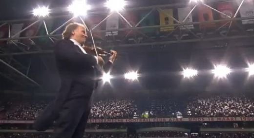 VIDEO Moment UNIC in Romania! Ai vazut ce a facut Andre Rieu pe stadionul lui Ajax? Asa va fi si la inaugurarea OZN Petrolul Arena!