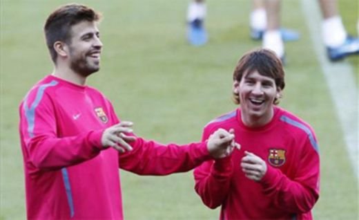 Messi si Fabregas s-au distrat ca niste PIROMANI nebuni! Au incendiat un scuter la antrenament si apoi au facut un SUPERGEST: