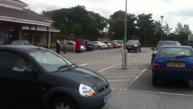 Provocare in stil mafiot pentru Zmarandescu! Cocalarul roman cu Maserati din Londra l-a provocat pe fostul bodyguard al lui Gigi Becali!