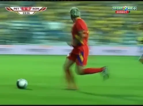 1-1, min 14: Viorel Moldovan egaleaza cu capul dupa un plonjon in 6 metri