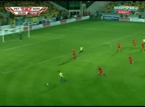 3-4, min 50: Grama marcheaza cu un sut de senzatie de la 20 de metri