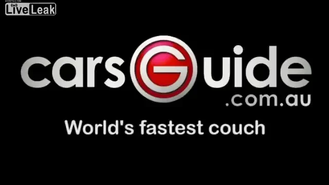 Iti prezentam cea mai rapida canapea si masuta de cafea: senzatii tari cu 163 km/h! RECORD MONDIAL!