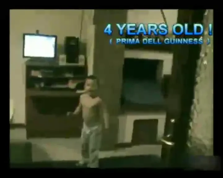 VIDEO Micul Hercule revine! Pustiul roman de 7 ani cu putere de adult e ADORAT in Turcia!