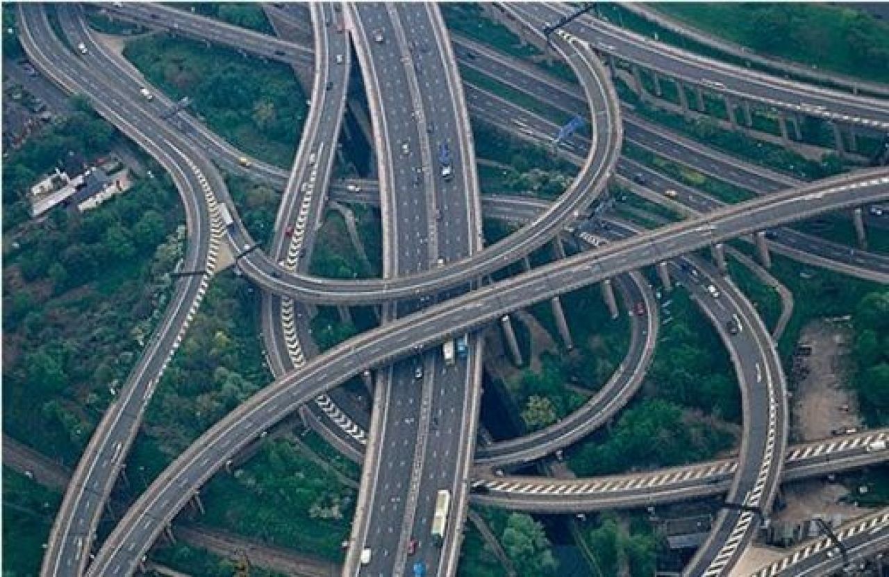 Cea mai complicata intersectie din lume are 5 sensuri giratorii! 6 drumuri care iti taie respiratia! IMAGINI de senzatie:_4