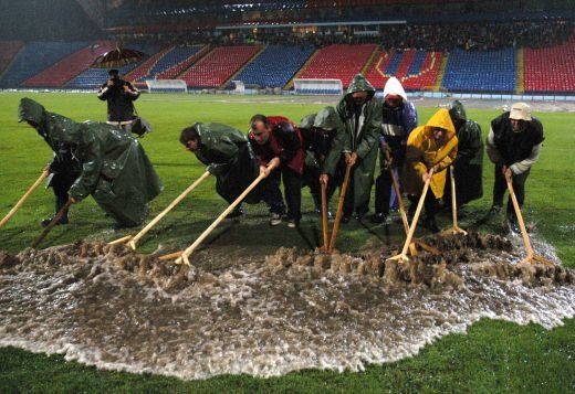 Armata nu s-a incurcat cu iarba olandezilor! A pus gazon cu 2.000 de euro pe Ghencea si o asteapta pe Steaua! Singura conditie: