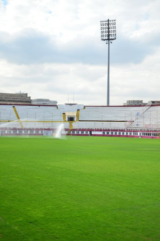 Rapid a facut cel mai tare transfer! Lucescu a mutat echipa pe Highbury si pregateste imnul de Liga! Rapid e ACASA intr-un singur loc:_8