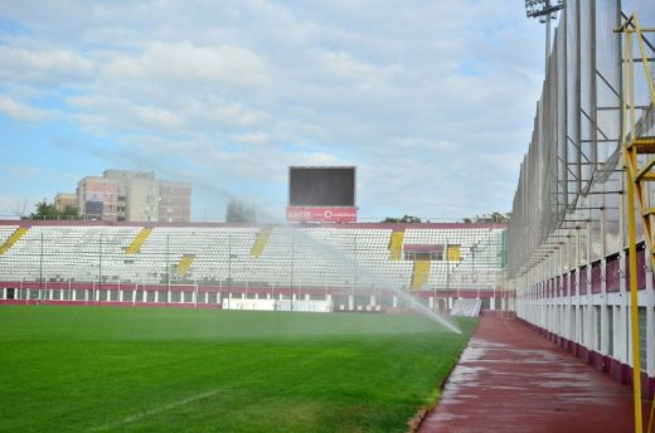 Rapid a facut cel mai tare transfer! Lucescu a mutat echipa pe Highbury si pregateste imnul de Liga! Rapid e ACASA intr-un singur loc:_10