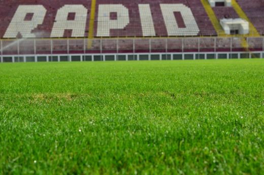 Rapid a facut cel mai tare transfer! Lucescu a mutat echipa pe Highbury si pregateste imnul de Liga! Rapid e ACASA intr-un singur loc:_13