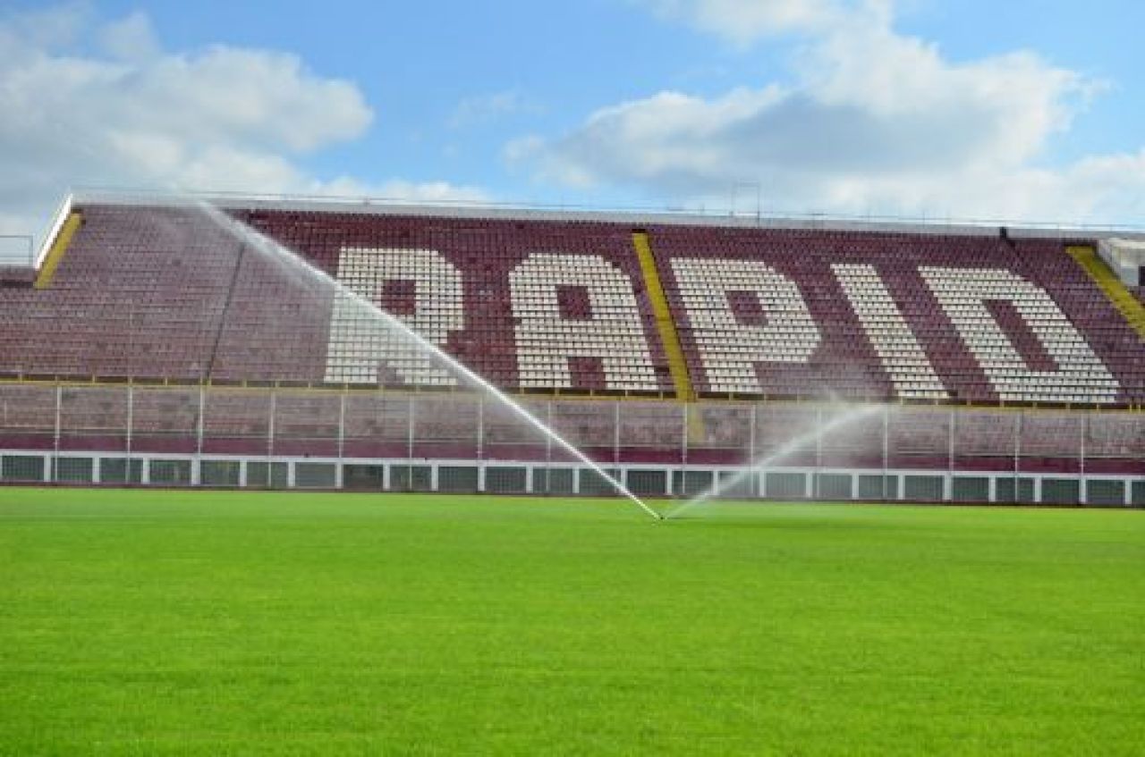 Rapid a facut cel mai tare transfer! Lucescu a mutat echipa pe Highbury si pregateste imnul de Liga! Rapid e ACASA intr-un singur loc:_15