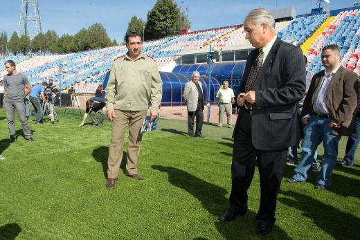 Nici olandezii nu isi dau iarba atat de scump! Gazonul de pe Ghencea costa pentru Becali 570.000 de euro: OFERTA LIMITATA