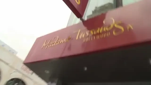 Fotbalistul cu cel mai lung par din lume a facut cea mai tare farsa la Muzeul figurilor de ceara! VIDEO