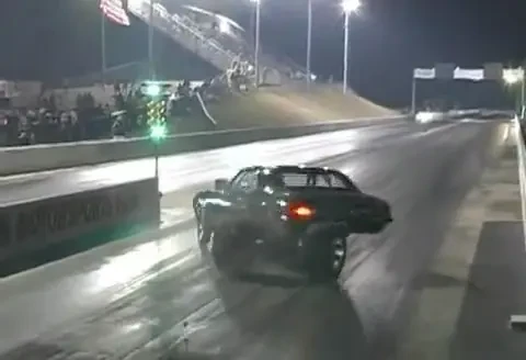 VIDEO FABULOS! El e cel prost pilot! Pleaca de pe loc cu frana de mana trasa! Vezi ce pateste