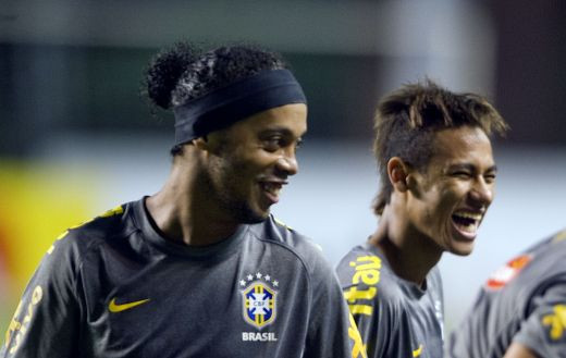 VIDEO Brazilia are un nou IDOL! Neymar i-a furat STRALUCIREA lui Ronaldinho! Vezi ce gol a dat in meciul cu Costa Rica!