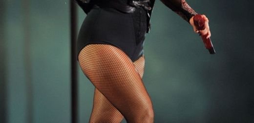 Divortul, dieta si lenea au transformat-o din cea mai sexy femeie in CAMPIOANA CALORIILOR! O recunosti?_12