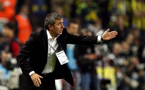 Hagi se pregateste sa revina pe banca! VREA sa califice o NATIONALA la Cupa Mondiala din 2014! Vezi cu cine negociaza: