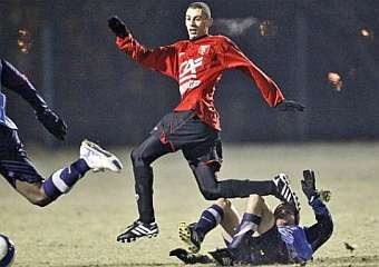 Stirea zilei in Spania: Doua echipe din Europa mari cat Viitorul Insuratei si Becicherecul Mic i-au luat pe Benzema si Ozil! :)_2