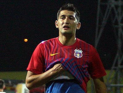 Distrus in 6 minute! Florin Costea a ratat penalty si a cazut psihic! E a doua oara cand isi enerveaza ingrozitor colegii! Cum isi pune vestiarul in cap: