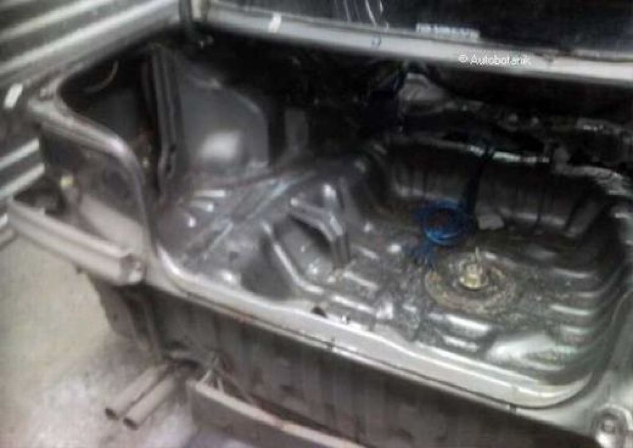 Si-a facut masina ca in GUMA TURBO! De la o Honda prafuita la un CIVIC CRX ca acum 20 de ani!_10