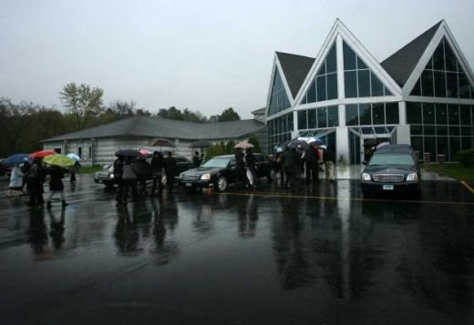 VIDEO Chauncey Hardy a fost INMORMANTAT! Un roman, dat AFARA de la funeralii!