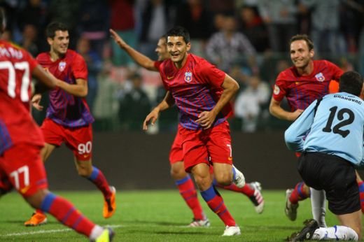 Ilie POEZIE! GAFA incredibila facuta de Ilie Stan l-a scos din minti pe Becali: "Cine trebuia sa paseze catre atacanti?"