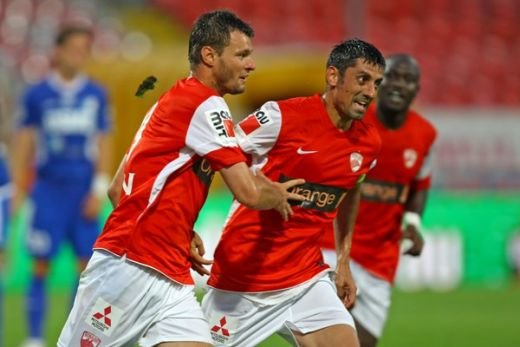 O noua MANITA marca Dinamo? Cainii se pot razbuna pe Brasov! TREI motive pentru care echipa lui Ciobotariu se pregateste de Liga! :)