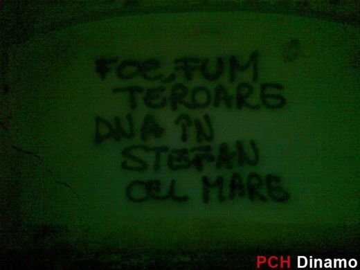 FOTO / Dinamovistii continua protestul! Au scris din nou pe zidurile stadionului: 