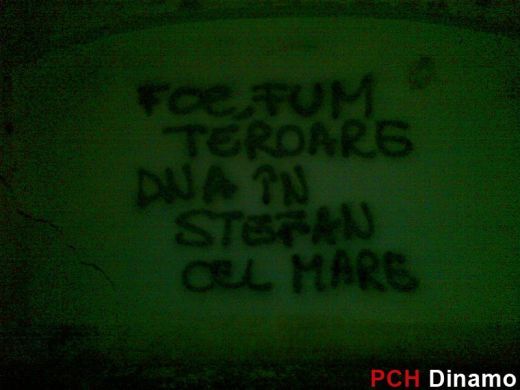 FOTO / Dinamovistii continua protestul! Au scris din nou pe zidurile stadionului: