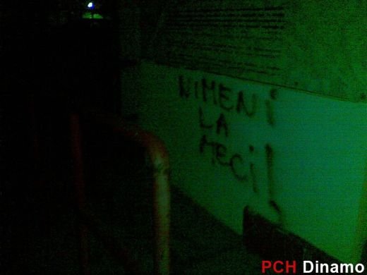 FOTO / Dinamovistii continua protestul! Au scris din nou pe zidurile stadionului: 