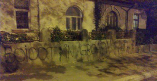 FOTO / Dinamovistii continua protestul! Au scris din nou pe zidurile stadionului:
