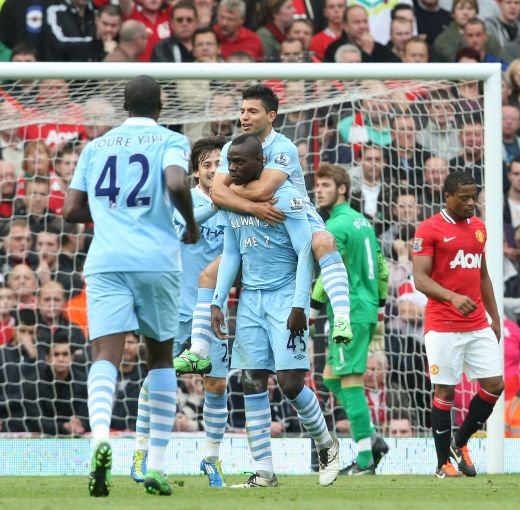 Revelion pentru Balotelli! Ce mesaj a afisat pustiul teribil al lui City dupa ce a deschis scorul pe Old Trafford!_3