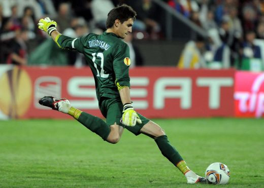 Tatarusanu, nervos ca nu mai e capitanul echipei! E acuzat ca simuleaza accidentarea! De ce vrea sa plece de la Steaua: