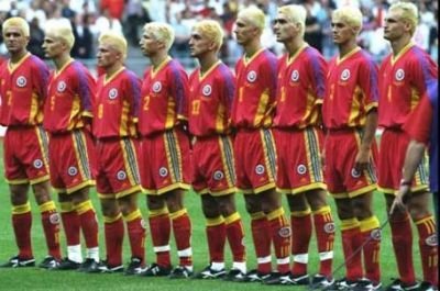 Horror look! El e cel mai mare fan al 'Generatiei de aur': s-a vopsit blond si a inscris un super gol!_3