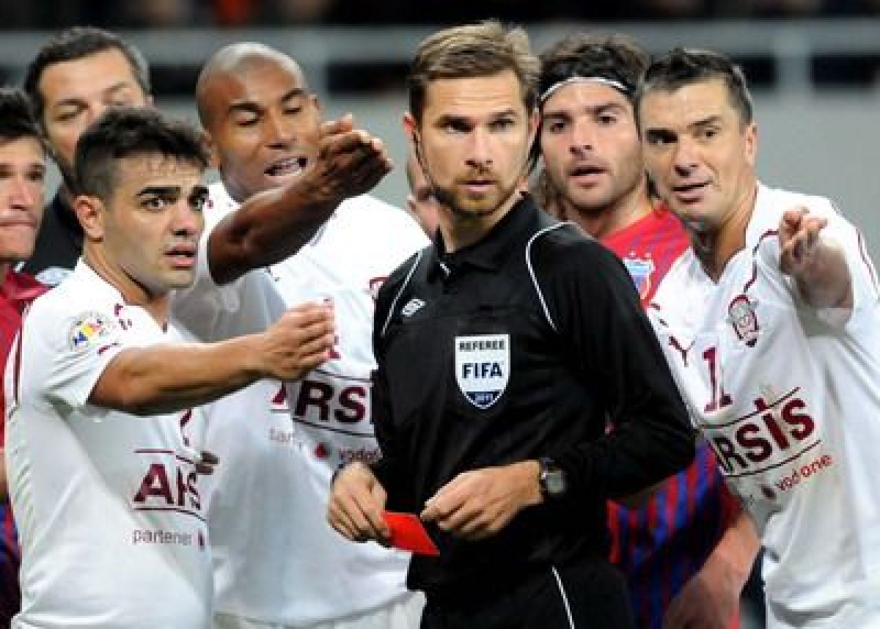 VIDEO Mortii si ranitii au dat-o la pace! Steaua 0-0 Rapid! Trei eliminari, accidentari si ZERO fotbal! Vezi rezumat!_12