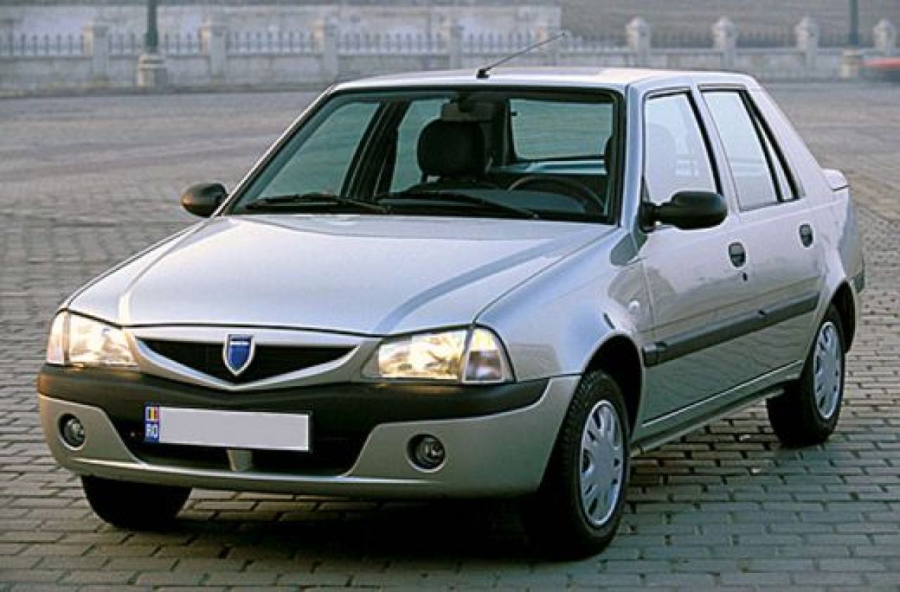 De la Ceausescu pana la Basescu, Zambetul lui Iliescu ! Voteaza cea mai frumoasa Dacie din istorie!_11