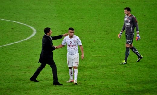 FOTO: Razvan i-a ridicat de jos pe rapidisti! Stelistii au facut coada sa fie si ei imbratisati de Razvan! Reactia dura a fanilor:_6