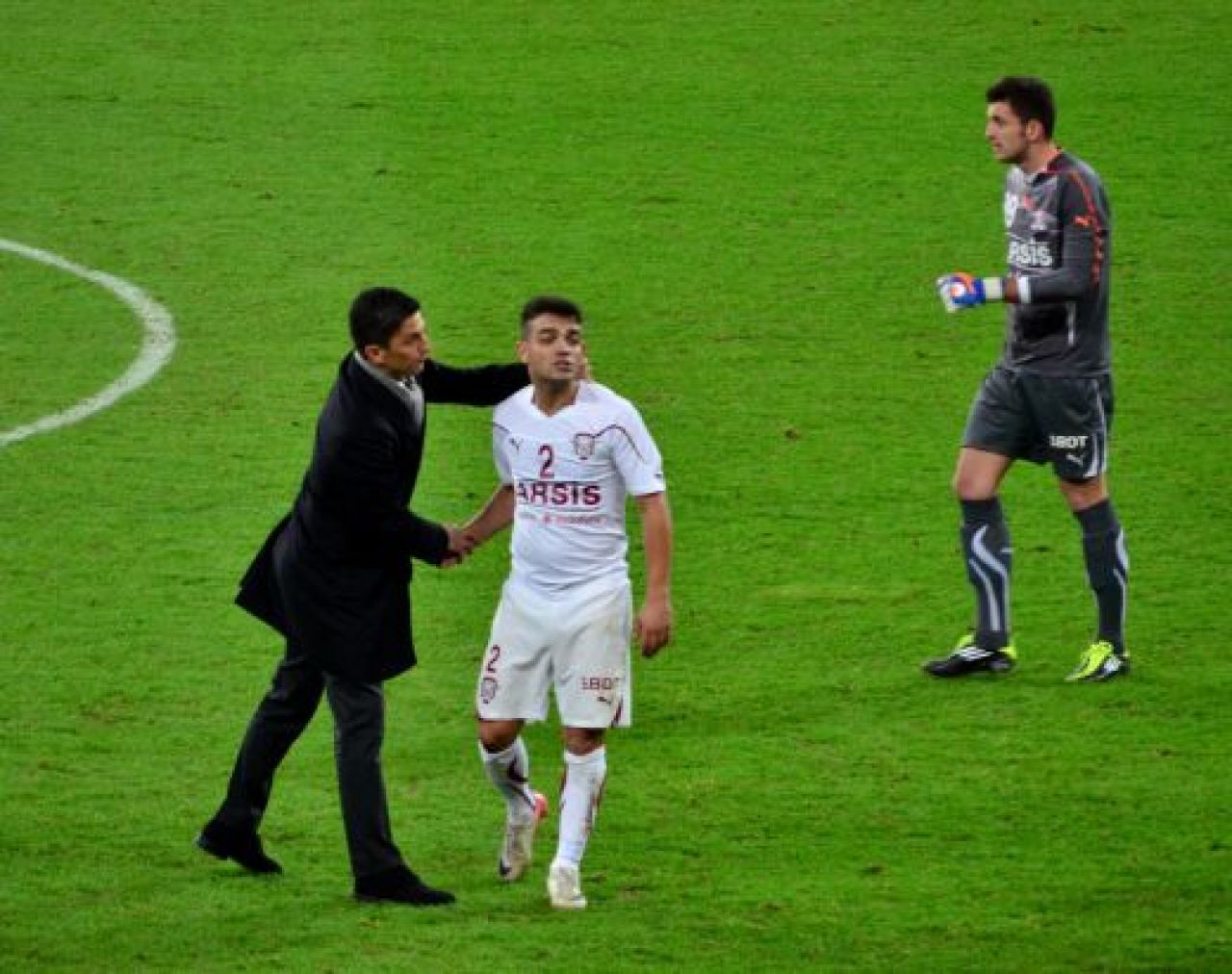 FOTO: Razvan i-a ridicat de jos pe rapidisti! Stelistii au facut coada sa fie si ei imbratisati de Razvan! Reactia dura a fanilor:_7