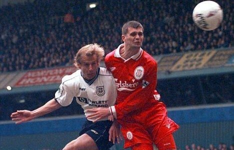 Boala fotbalistilor a devenit epidemie! Un fost jucator de la Liverpool isi plange de mila: Am pierdut 1 milion de euro la PARIURI!
