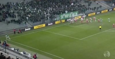 VIDEO! Nici la FIFA 12 nu te gandesti sa faci asa ceva! Vezi o schema INCREDIBILA la un corner terminata cu un GOLAZO!
