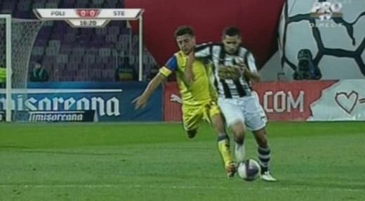 VIDEO! Steaua acuza arbitrajul! Curtean i-a tras un cot in gura lui Tibi Balan! Mutu a primit 3 etape pentru asa ceva! Vezi faza: