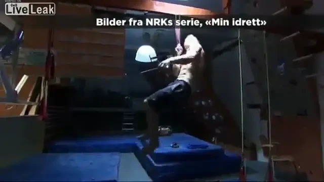 SUPER VIDEO! Vrei patratele si un abdomen perfect? Vezi cel mai greu antrenament din LUME!