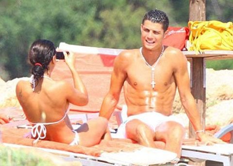 Pooooftiiiim? Ronaldo i-a trimis din greseala lui Mourinho poze cu semi-nuduri! :) Ce gafa a facut CR7:_5